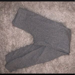 Light gray leggings!!